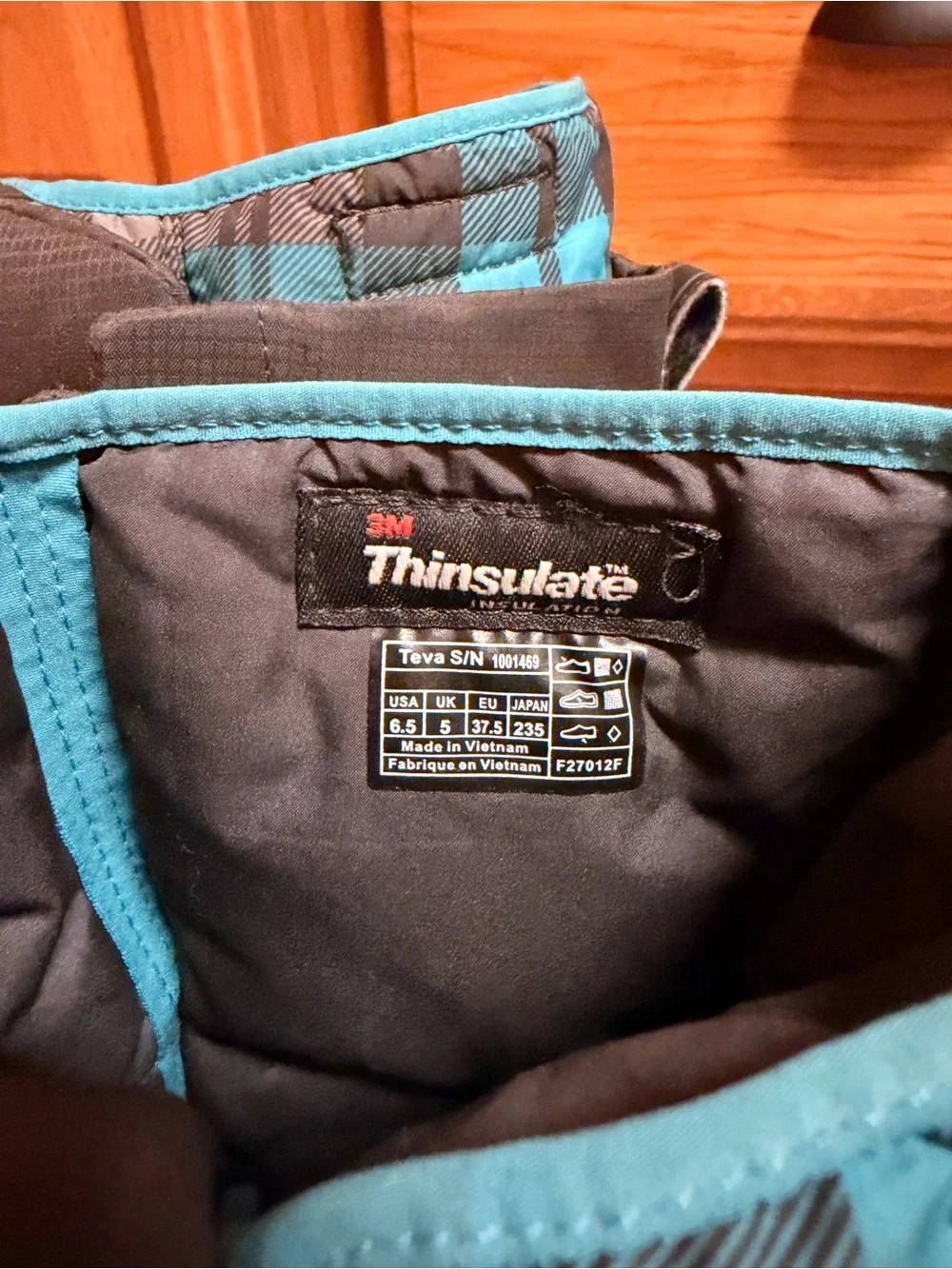 Teva Black and Teal Women's Insulated Winter Boots